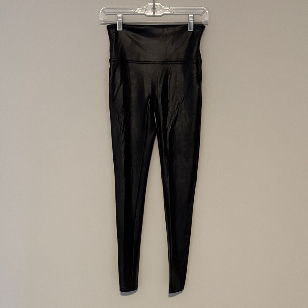 SPANX liquid leggings size medium